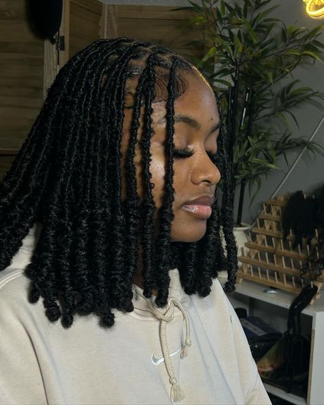 Short Soft Locs With Barrel Ends, Short Locs With Curls, Short Soft Locs Hairstyles, Locs Styles, Short Locs, Soft Locs, Braided Hairstyles For Black Women Cornrows, Braids Ideas, Birthday Hairstyles