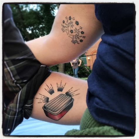 People Are Getting Vintage Pyrex Pattern Tattoos And Grandma Would Totally Approve Pyrex Tattoo, Pattern Tattoos, Vintage Pyrex Patterns, Pyrex Patterns, Love Is Forever, On Tattoo, Tattoo Love, Cowgirl Art, Vintage Cowgirl