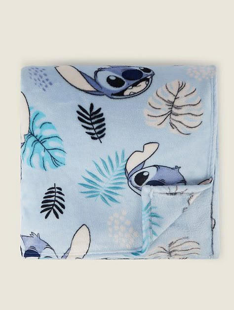 Disney Stitch Blue Blanket Stitch Bedroom Ideas, Stitch Room Decor, Stitch Carpet, Stitch Bedroom, Stitch Room, Stitch Merchandise, Stitch Nursery, Teenager Bedroom Design, Stitch Decor