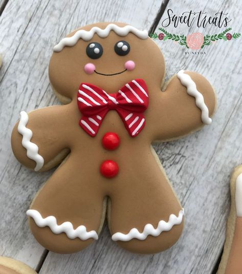 Gingerbread Cookies Decorated Ideas, Brandy Snaps, Gingerbread Cookies Decorated, Yummy Sugar Cookies, The Gingerbread Man, Winter Cookie, Gingerbread Man Cookies, Sugar Cookie Designs, Pretty Cookies