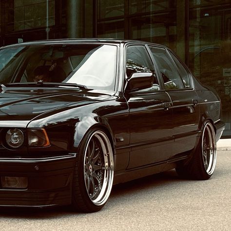 E32 Bmw, Bimmer Bmw, Bmw E32, Bmw Tuning, Bmw Touring, Bmw Vintage, Bmw E28, Stanced Cars, Classic Bmw