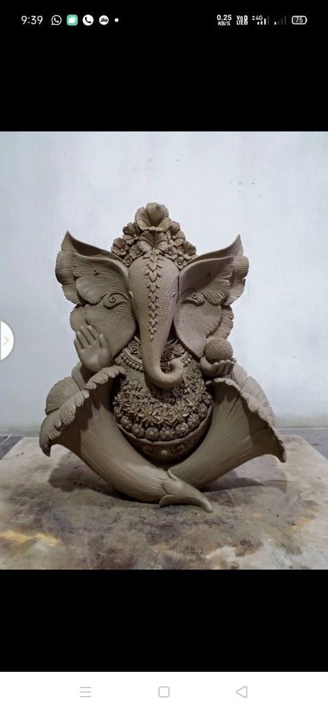 Ganesh Idol Clay Unique, Easy Clay Ganesha, Shadu Mati Ganpati Murti Simple, Ganesha Murti Design, Ganpati Clay Model, Ganpati Clay Art, Ganesh Clay Art, Clay Modelling Ideas For Competition, Ganesh Pandal Decoration Ideas