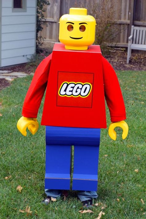 Project Denneler: Lego Man Costume Lego Guy Costume, Lego Costume Diy, Lego Man Costumes, Lego Halloween Costumes, Diy Costumes Men, Boys Halloween Costumes Diy, Lego Costume, Lego Halloween, Diy Lego