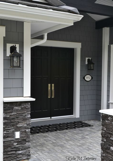 exterior of home with chelsea gray painted shakes, black painted double front door and white trim with dark charcoal ledgestone Decorating Games, Arsitektur Art Deco, Black Front Door, Gray House Exterior, House Paint Color Combination, Chelsea Gray, Gray House, Black Front Doors, Exterior House Color