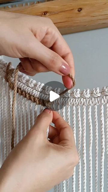 Spanish Knot Tutorial, Macrame Wall Ideas, Mural Macrame, Diy Wall Hangings, Macrame Tutorial Beginner, Short Hairstyles For Black Women, Macrame Wall Hanging Tutorial, Macrame Thread, Macrame Plant Hanger Tutorial