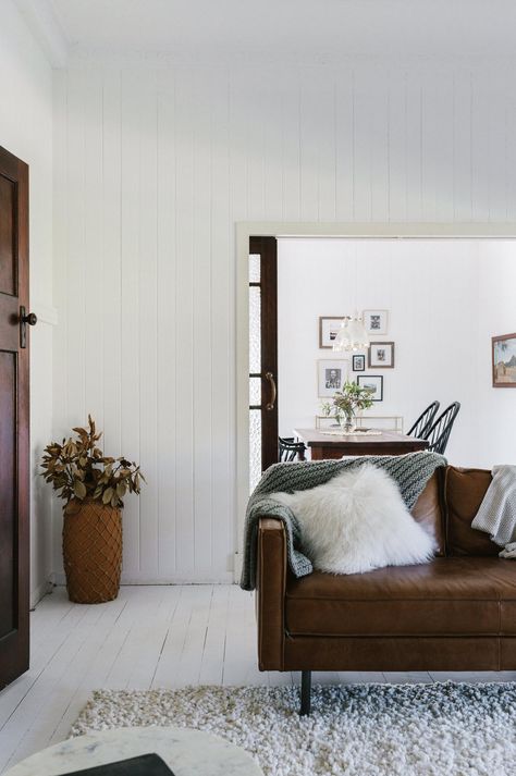 Country Kitchen Flooring, Country Style Dining Room, Country Style Magazine, Minimalistic Interior, Country Dining Rooms, Country Living Room, White Farmhouse, Country Furniture, Country Style Homes