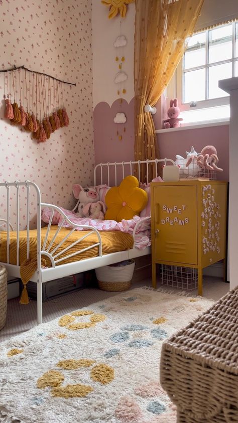 Nursery Room Ideas Small Space, Baby Girl Room Ideas Toddler, Toddler Girl Rooms Ideas, Shared Girls Room Toddler And Baby, Kids Room Design Colorful, Small Kids Bedroom Storage Ideas, Small Room For Girls Ideas, Three Year Old Bedroom Girl, Toddler Room Ideas Girl Colorful