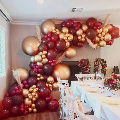 Burgundy And Gold Balloon Garland, Burgundy Birthday Decorations, Red And Gold Balloons, Grad Dinner, Filling Balloons, 1 Balloon, 32 Birthday, House Moving, Balloon Chain