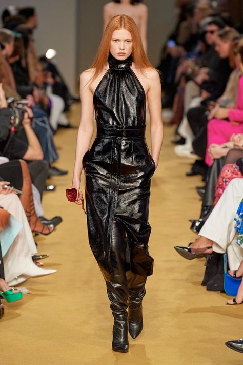 Fall 2023 Ready To Wear, 2023 Ready To Wear Collection, 2023 Ready To Wear, Lorenzo Serafini, Couture Runway, Runway Collection, Vogue Fashion, Fall 2023, Leather Dress