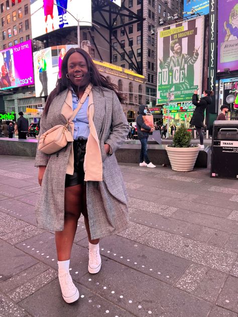 Plus sized option for a day in the city! Plus Size Nyc Outfits, Nyc Outfits Spring, City Outfit, Nyc Outfits, Plus Size Looks, New York Aesthetic, City Outfits, Plus Sized, Outfits Spring