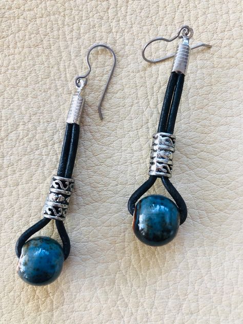 Leather Beaded Jewelry, Mirror Earrings, Leather Cord Jewelry, Silver Bead Earrings, Beaded Jewelry Earrings, Diy Leather Bracelet, Leather Jewelry Diy, Beaded Earrings Diy, Beaded Earring