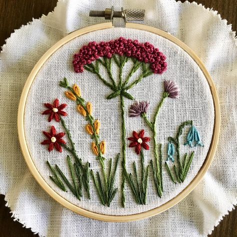 Little flowers Beginner Hand Embroidery, Decorating Living Rooms, Diy Hand Embroidery, Hand Embroidery Kit, Embroidery Materials, Embroidery Shop, 자수 디자인, Embroidery Kit, Embroidery For Beginners