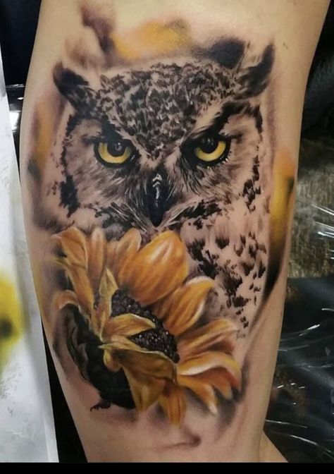 Owl Thigh Tattoos, Realistic Owl Tattoo, Owl Tattoo Sleeve, Cute Owl Tattoo, Owl Tattoo Design, Sunflower Tattoos, Tatuaje A Color, Owl Tattoo, Feather Tattoos