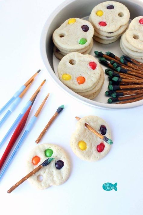 ARTIST PALETTE COOKIES - Such a fun idea!! Edible Crafts, Party Snack, Artist Palette, Snacks Für Party, Fun Kids Food, Party Snacks, Creative Food, Cute Food, Just Desserts