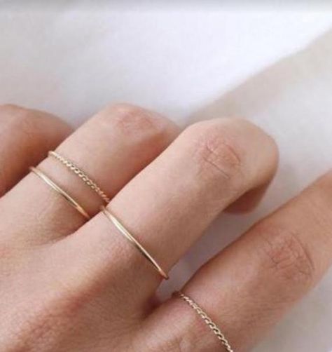 Minimalist Jewelry Rings, Dainty Gold Rings, Cute Rings, Hand Jewelry, Girly Jewelry, Jewelry Inspo, Dainty Ring, Dainty Jewelry, Gold Gold