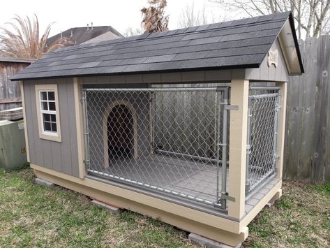 Large Outdoor Dog Kennel, Dog House Kennel Outdoor, Dog Home Ideas Outdoor, Shed Kennel Ideas, Cute Dog Houses Outdoor, Dog Homes Outdoor, Outdoor Kennels For Dogs, Dog Kennels Diy Outdoor, Doghouse Diy Outdoor