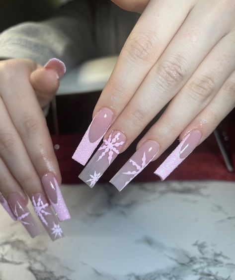 Y2k Christmas Nails, Winter Nails Acrylic, Simple Acrylic Nails, Glow Nails, Y2k Nails, Snowflake Nails, Long Acrylic Nails Coffin, 2022 Christmas, Christmas Nails Acrylic