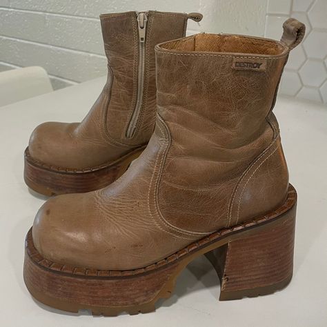 90s Chunky Shoes, Destroy Boots Vintage, Vintage Chunky Boots, Brown Chunky Boots, Chunky Brown Boots, Destroy Shoes, Destroy Boots, 90s Boots, Chunky Heeled Boots