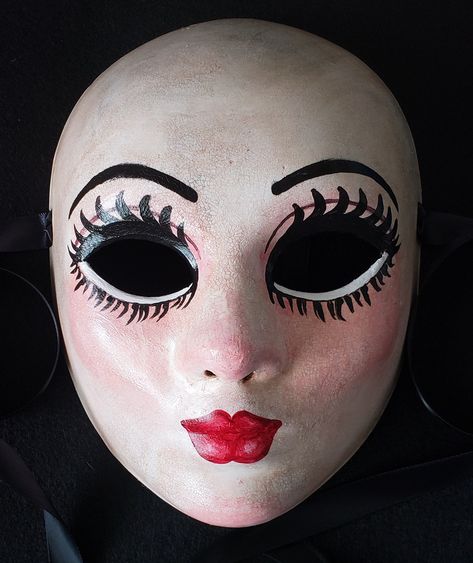 Scary Doll Mask, Vintage Masks Halloween, Mask Ideas Halloween, Broken Doll Mask, Halloween Mask Painting, Porcelain Face Mask, Porcelaine Mask, Doll Mask Porcelain, Porcelain Doll Face Mask