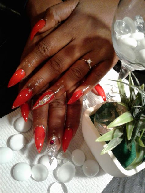 Stiletto in red with a few nails in jems an crystals... Nails With Charms, Nails Stiletto, Nail Games, Stiletto Nails, Cherry Red, Stylish Nails, Halloween Costume, Cherry, Charms