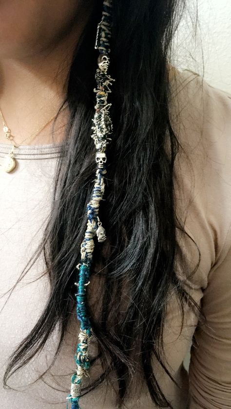 Boho Hair Beads, Hair Wrap Beads, Colorful Hair Wraps, Crystal Hair Wrap, Hair Rope Wrap, Yarn Braided Into Hair, Hair String Wrap Braids, Hair Beads Aesthetic, Hair Beads Braids Boho