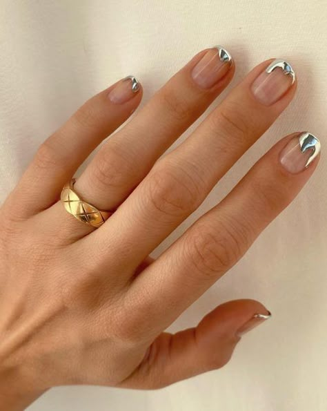 Molten Nails, Molten Metal Nails, Metallic Nails Design, Chrome Nail Polish, Minimal Nails Art, Mens Nails, Molten Metal, October Nails, Minimal Nails