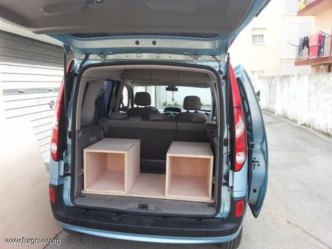 Renault Kangoo Camper, Petit Camping Car, Kangoo Camper, Tiny Camper, Fiat Grande Punto, Car Camper, Mini Camper, Honda Element, Minivan