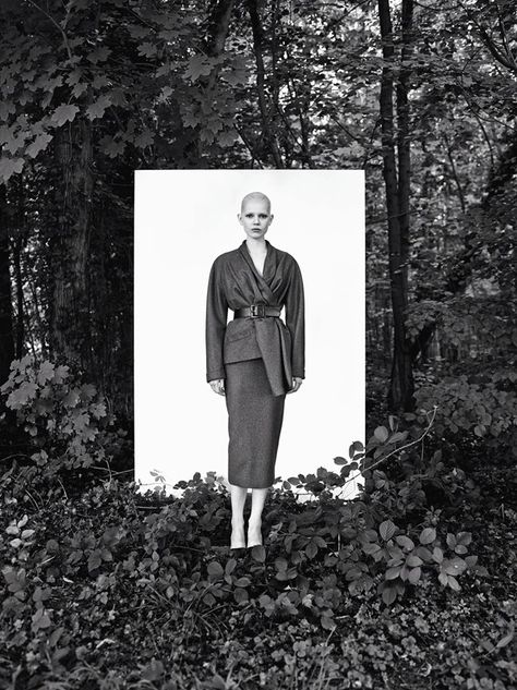 Favori suit, AW50 Haute Couture collection (Oblique line) Editorial Vogue, Wow Photo, ポップアート ポスター, Creative Fashion Photography, Robert Mapplethorpe, Patrick Demarchelier, Alfred Stieglitz, Photographie Inspo, Fashion Photography Inspiration