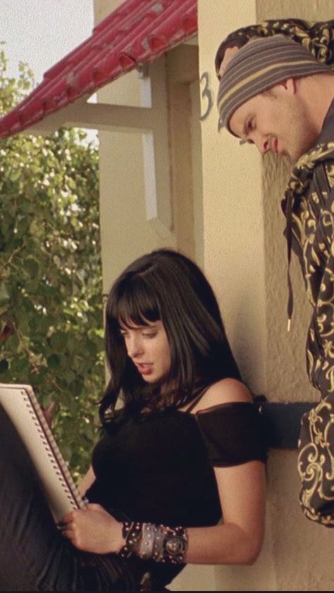 Krysten Ritter, Romantic Scenes, Falling In Love Again, Jesse Pinkman, Better Call Saul, Anime Best Friends, Autumn Activities, Breaking Bad, My Favorite Part