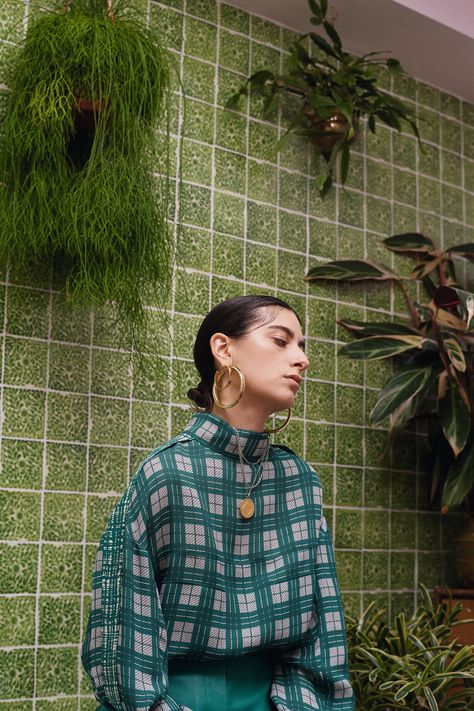 Mexican magic: channelling Frida Kahlo's revolutionary style Mexican Outfits For Women, Mexican Magic, Mexican Clothing Style, Frida Kahlo Style, Mexico Fashion, Chicana Style, Mexican Fashion, Mexican Outfit, Mexican Women