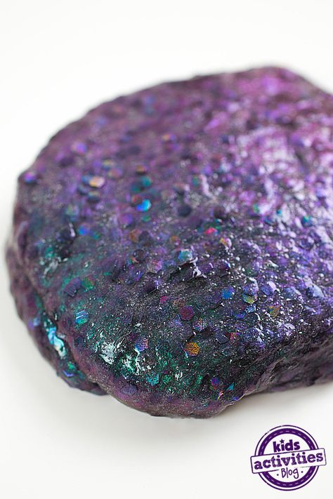 Dragon scale slime is one of our favorite homemade slime recipes. Kids will love creating this colorful and unique slime. The pieces of glitter come togeth Elementary Activities, Family Activities (all ages), Kindergarten Activities, Tween Activities dragon craft, slime, slime recipe Catapulting Pumpkins, Pumpkin Catapult, Halloween Games For Toddlers, Dragon Themed Birthday Party, Homemade Slime Recipe, Hand Muscles, Halloween Stem, Preschool Counting, Resep Slime