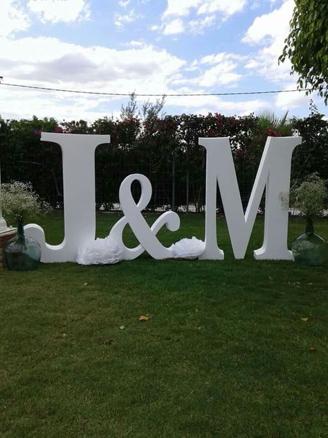 J Letter Images, Funny Quotes Tumblr, Marriage Ideas, 30th Wedding Anniversary, Wedding Backdrop Design, Friend Crafts, I Love Someone, Fancy Wedding Dresses, Black Background Images