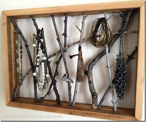 Use scrap wood and twigs to build this twig frame jewelry holder. Twig Frame, Inexpensive Diy Gifts, Jewlery Holder, Jewelry Cleaner Diy, Key Holder Diy, Twig Jewelry, Diy Jewelry Holder, Jewelry Holders, Jewelry Organizer Diy