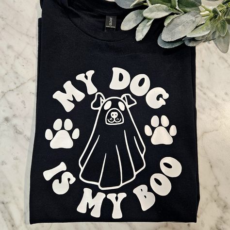 Cool Design! On Unisex Gildan Short Sleeve Shirt Can Make Up To A Size Xl Dog Mom Cricut Shirts, Popular Vinyl Shirts For Women, Dog Mom Halloween Shirt, Dog Mom Shirt Ideas, Fall T Shirt Design Ideas, Svgs For Shirts, Mobile Pet Grooming, Htv Shirts, Mom Apparel