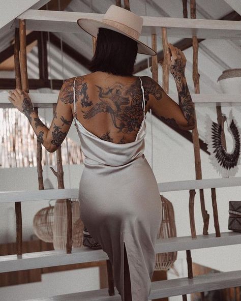 Dr Tattoo, Woman With Tattoos, Back Tattoo Women, Piercing Tattoo, Beautiful Tattoos, Inked Girls, Looks Style, Inspirational Tattoos, Back Tattoo