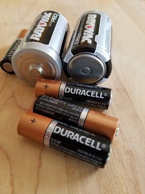 Sunshine Guerrilla: Where to Donate Batteries Batteries Aesthetic, Physics Diagram, Metallica Aesthetic, Survival Kit Items, 72 Hour Kits, Battery Repair, Battery Recycling, Cheap Cameras, 9 Volt Battery