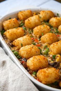 Vegan Tater Tot Casserole – Nikki Vegan Vegan Tater Tot Casserole, Green Beans Frozen, Tater Tot Hot Dish, Vegan Casserole Recipes, Tater Tot Casserole Recipe, Vegan Ground Beef, Vegan Casserole, Yellow Potatoes, Vegan Entree