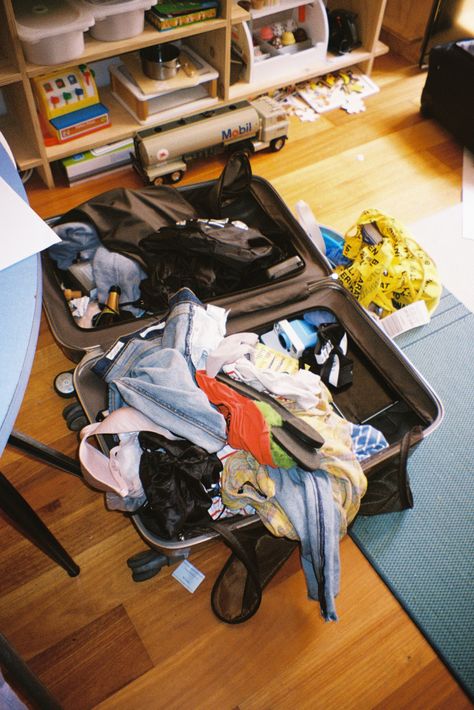 Messy Suitcase Aesthetic, Packing Clothes For A Trip, Packing My Bag, Packed Bags, Packing Aesthetic, Packed Suitcase, Traveling Luggage, Packing A Suitcase, Messy Clothes