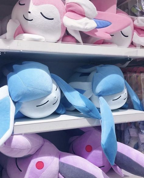 Sleepy Pokemon, Plush Pokemon, Pokemon Room, Pokemon Eevee Evolutions, Pokemon Eeveelutions, Eevee Evolutions, Pokemon Pokemon, Pokemon Toy, Pokemon Center