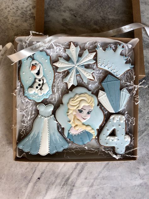 Elsa Frozen Cookies Decorated, Elsa And Anna Cookies, Elsa Decorated Cookies, Frozen Theme Cookies Decorated, Frozen Cookies Birthday, Frozen Birthday Cookies Decorated, Elsa Cookies Decorated, Elsa Cookies Frozen, Frozen Royal Icing Cookies