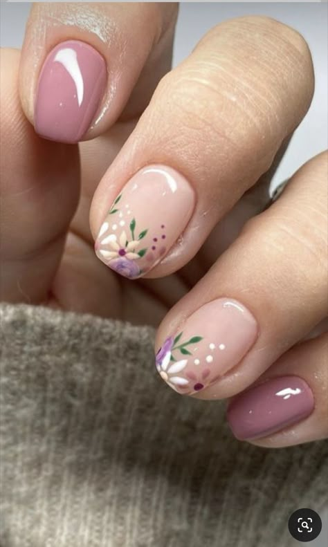 Summer Pink Acrylic Nails, Pink Flower Nails, Old Money Nails, Money Nails, Short Gel Nails, Square Nail Designs, Floral Nail Designs, Simple Gel Nails, Short Square Nails