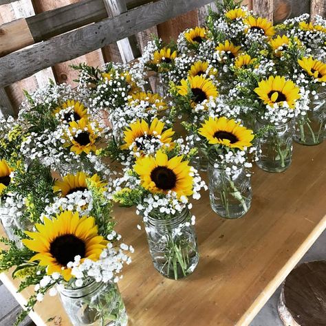 Sunflower Wedding Decorations, Sunflower Party, Sunflower Themed Wedding, Sunflower Baby Showers, Deco Champetre, Bee Baby Shower, Deco Floral, Sunflower Wedding, Baby's Breath