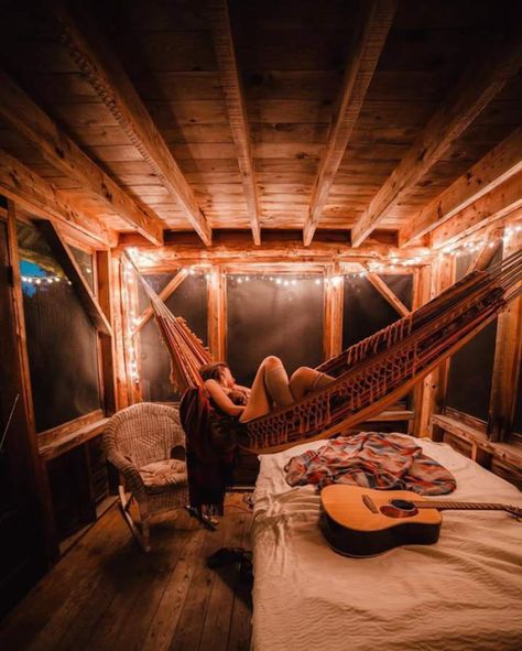 my cozy tree house Bedroom Attic, Treehouse Ideas, Attic Ideas, Hus Inspiration, Aesthetic Rooms, Cabin In The Woods, Cabin Life, Cozy Cabin, House Goals