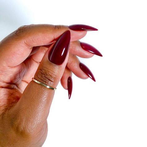 30+Kingsday 2024 nails Ruby Red Almond Nails, Starter Acrylic Nails, Wine Jelly Nails, September Red Nails, Fall Red Almond Nails, Red Nail Styles, Red Nails On Black Women, Dark Berry Nails, Cherry Color Nails