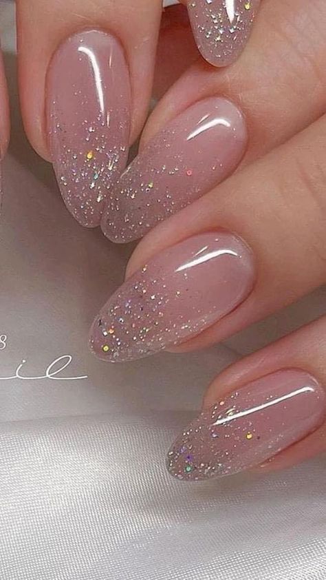 Dip Nails Hombre, Nail Art Designs For Marriage, Simple Shimmer Nails, Marriage Nails Art Designs, Shimmer Bridal Nails, Ombré Sparkly Almond Nails, Xmas Nails Pink, Almond Nude Nails With Glitter, Almond Nail Glitter Ombre