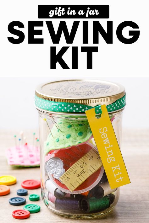 Homemade Sewing Kit, Mason Jar Sewing Kit, Sewing Kit Gift, Diy Sewing Kit, Homemade Christmas Gift, Mini Mason Jar, Love Crafts, Diy Sewing Gifts, Sewing Essentials