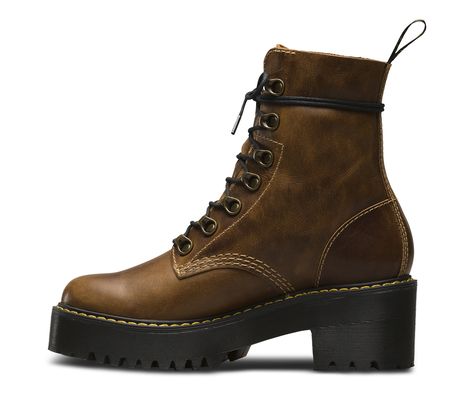 Dr Martens Boots Women, Doc Martens Aesthetic, Dr Martens Leona, Shoes Wishlist, Dr Martens Store, 90s Top, Shoe Wishlist, Dr Martens Boots, Leather Heeled Boots