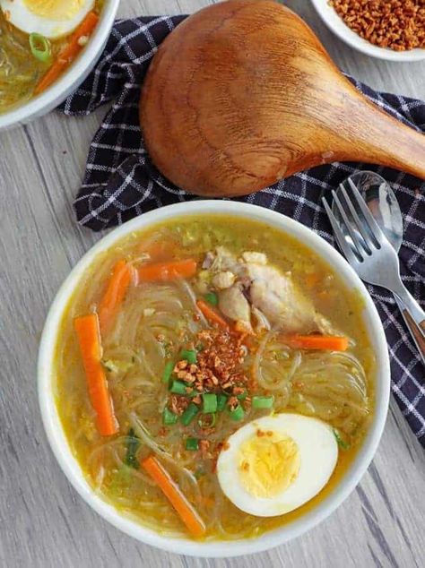 Chicken Sotanghon Soup Recipe, Sotanghon Recipe, Chicken Recipes Pinoy, Chicken Sotanghon, Sotanghon Soup, Chicken Sotanghon Soup, Filipino Soup Recipes, Chicken Soup Recipes Easy, Spaghetti With Ground Beef