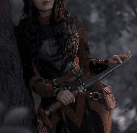 Alyse Core, Fanasty Aesthetic, Medieval Queen Aesthetic, Lady Knight Aesthetic, Medieval Fantasy Aesthetic, Midevil Aesthetics, Skyrim Aesthetic, Look Gatsby, Dark Royalty Aesthetic