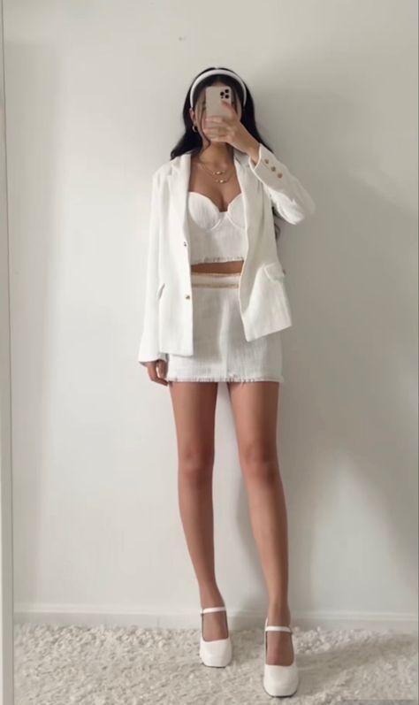 White Closet Aesthetic, All White Aesthetic Outfit, White Kpop Outfit, Aesthetic White Outfits, Fitsandbits Outfits, Wedding Dresses Outfit, Aesthetic Closet, Outfit Ideas For Teens, Trending Dress